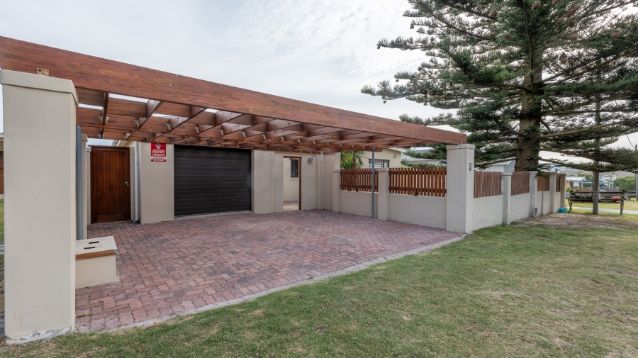To Let 3 Bedroom Property for Rent in Agulhas Western Cape